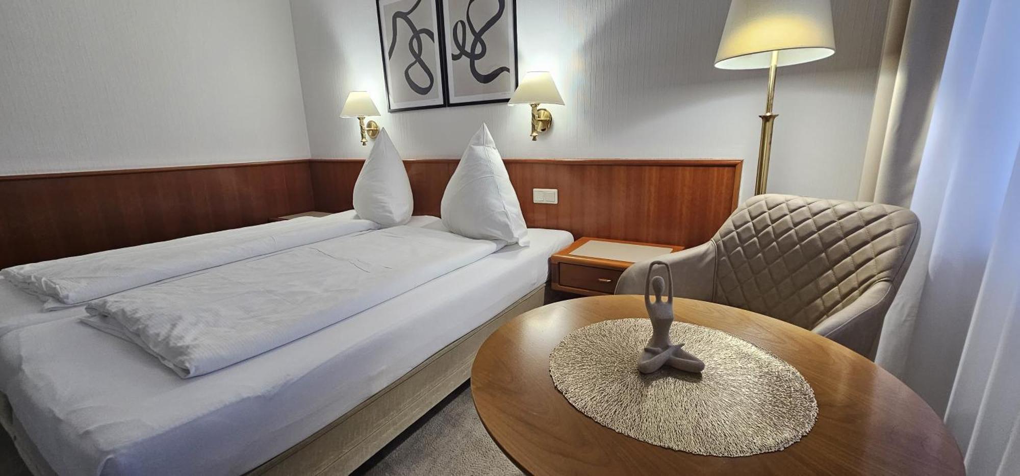 Hotel Garni Vierjahreszeiten Bad Staffelstein Extérieur photo