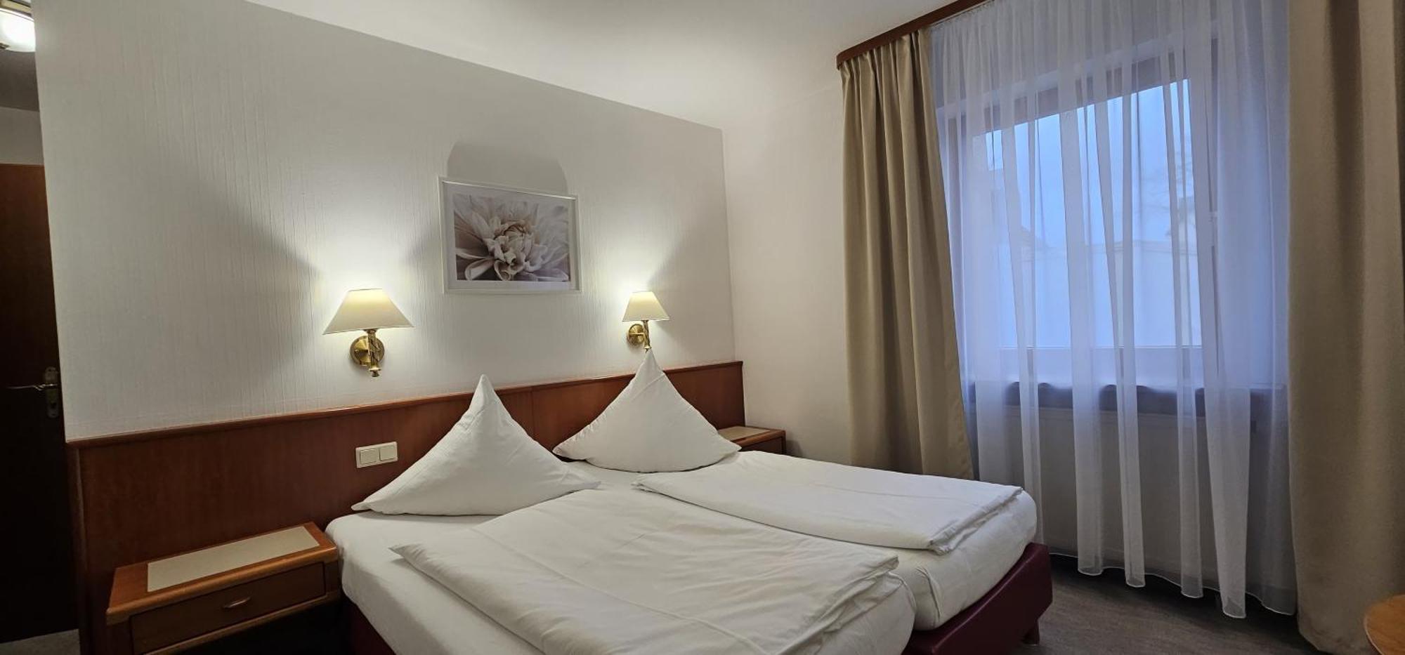 Hotel Garni Vierjahreszeiten Bad Staffelstein Extérieur photo