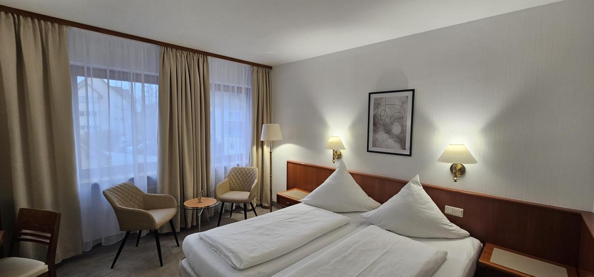 Hotel Garni Vierjahreszeiten Bad Staffelstein Extérieur photo