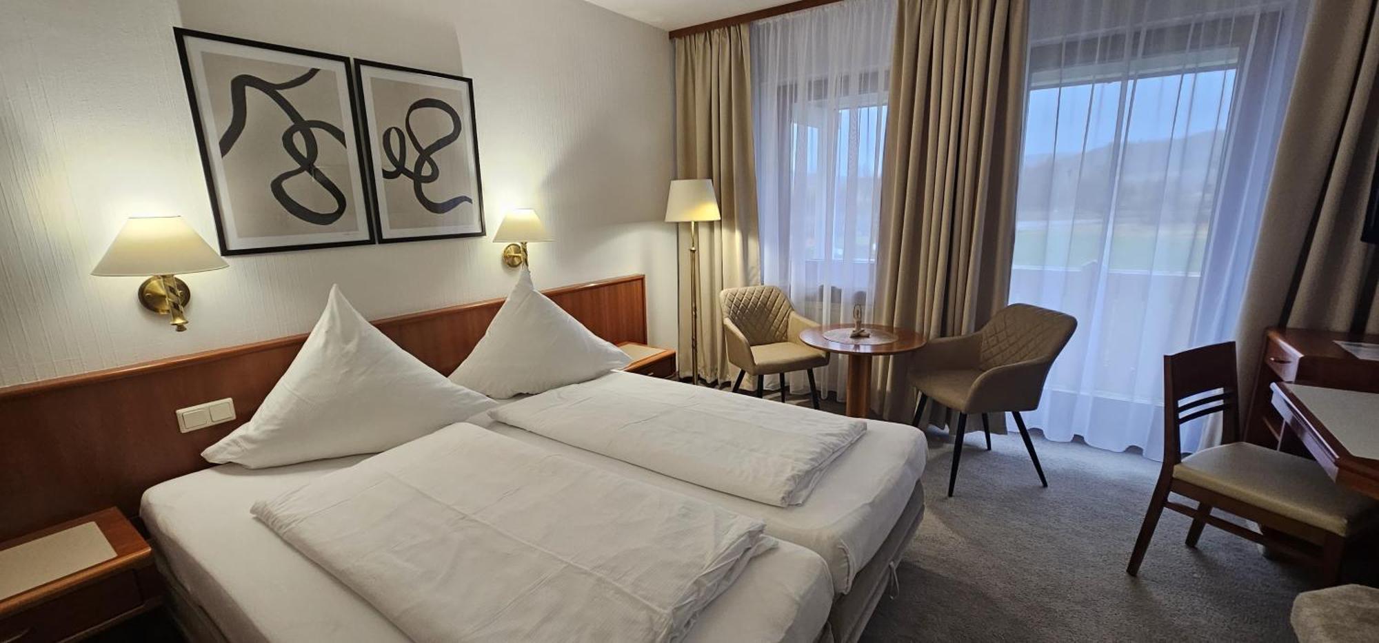 Hotel Garni Vierjahreszeiten Bad Staffelstein Extérieur photo