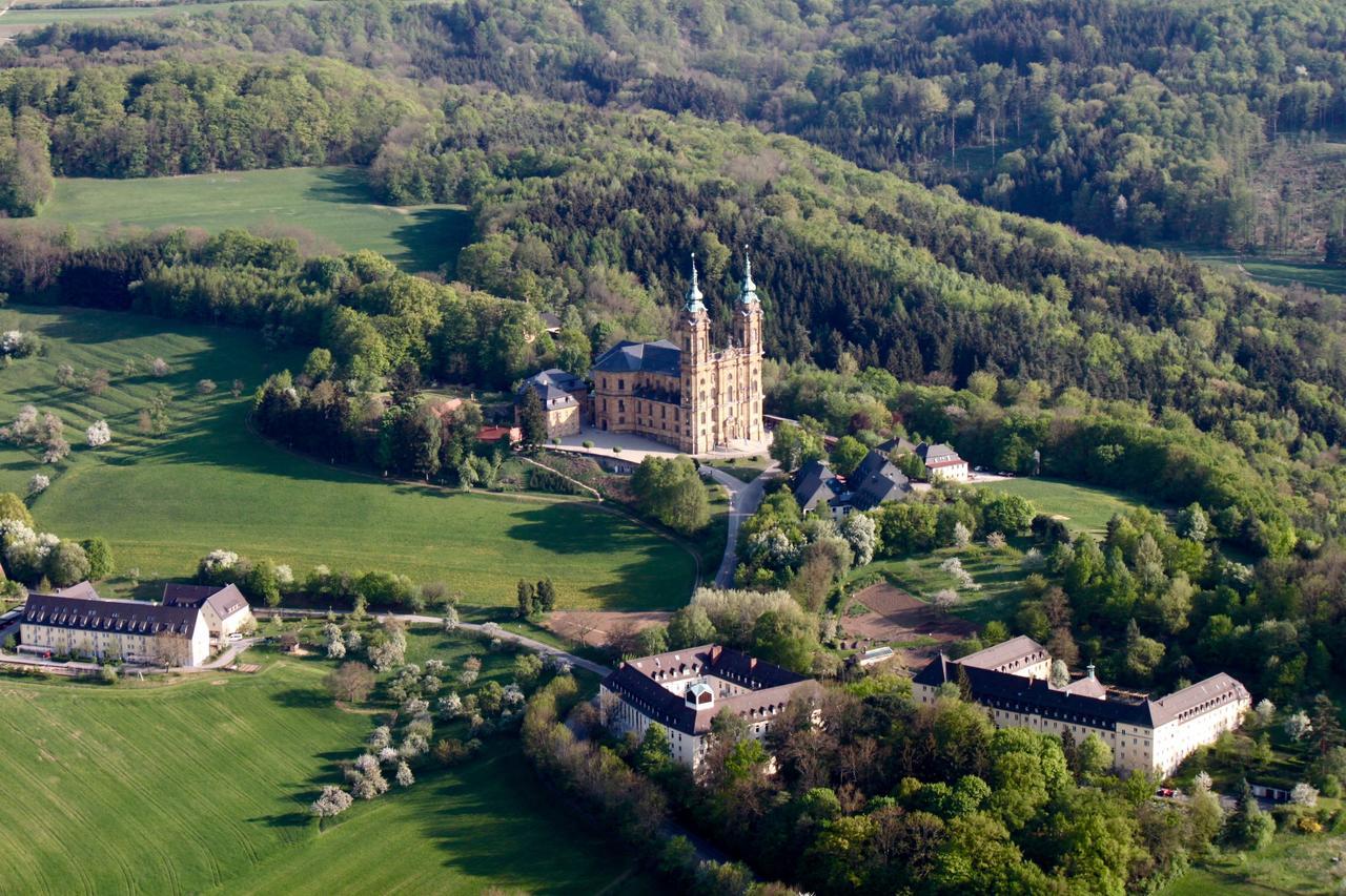 Hotel Garni Vierjahreszeiten Bad Staffelstein Extérieur photo