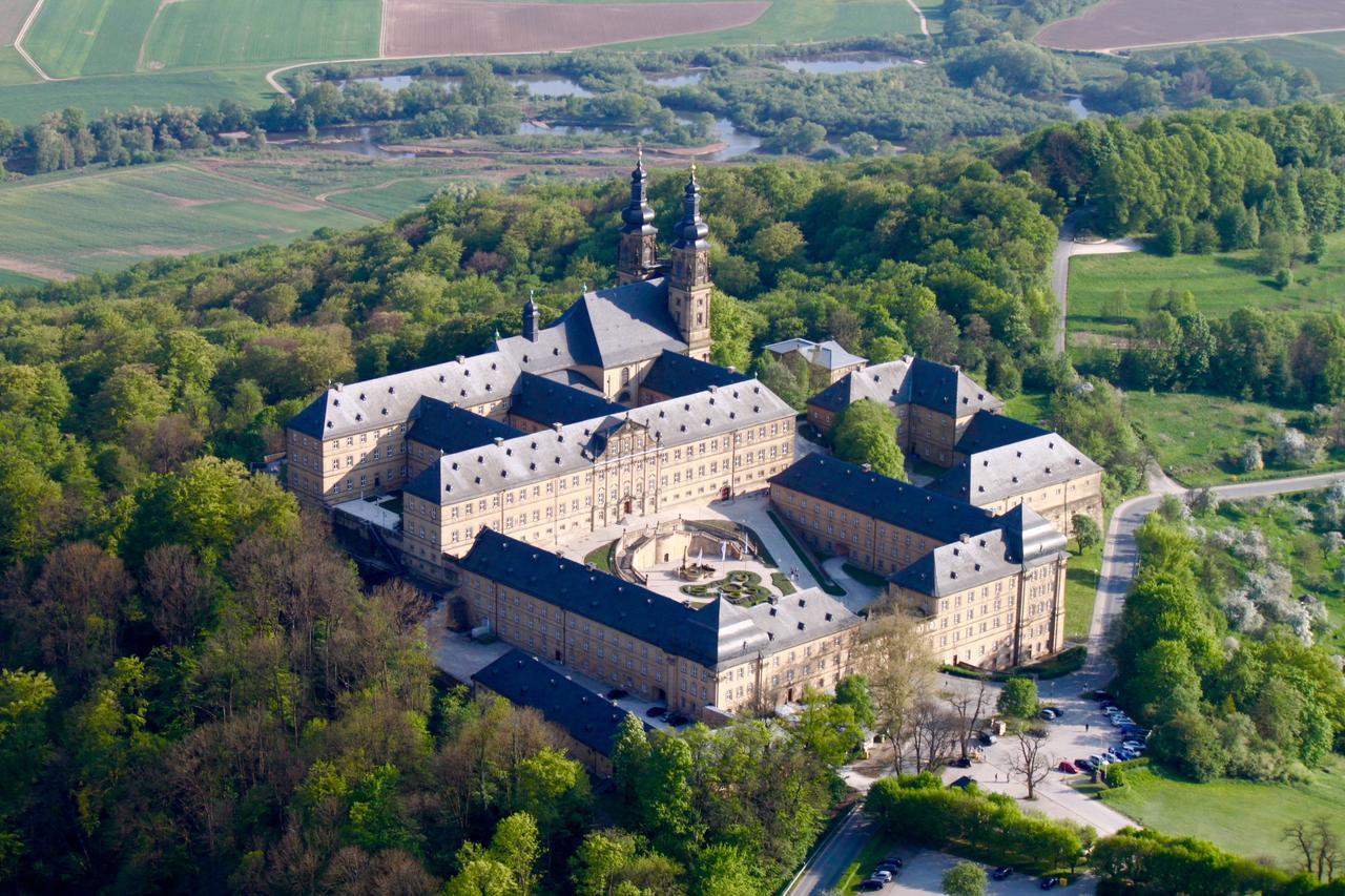 Hotel Garni Vierjahreszeiten Bad Staffelstein Extérieur photo